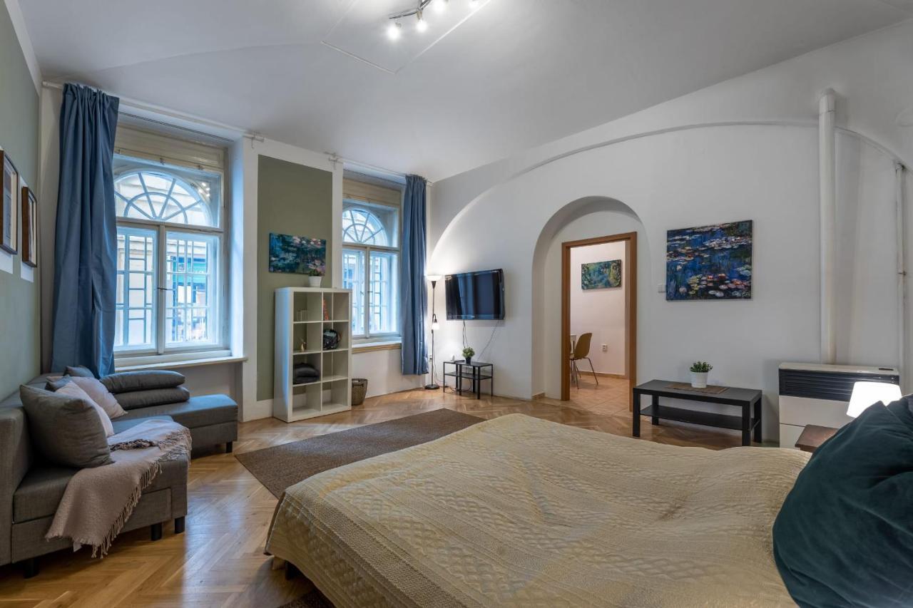 Spacious 3 Bedroom Apartment In The Heart Of Praga Exterior foto